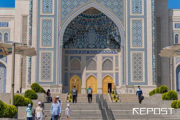 Шавкат Мирзиёев поручил нарастить туристический потенциал каждого региона Узбекистана