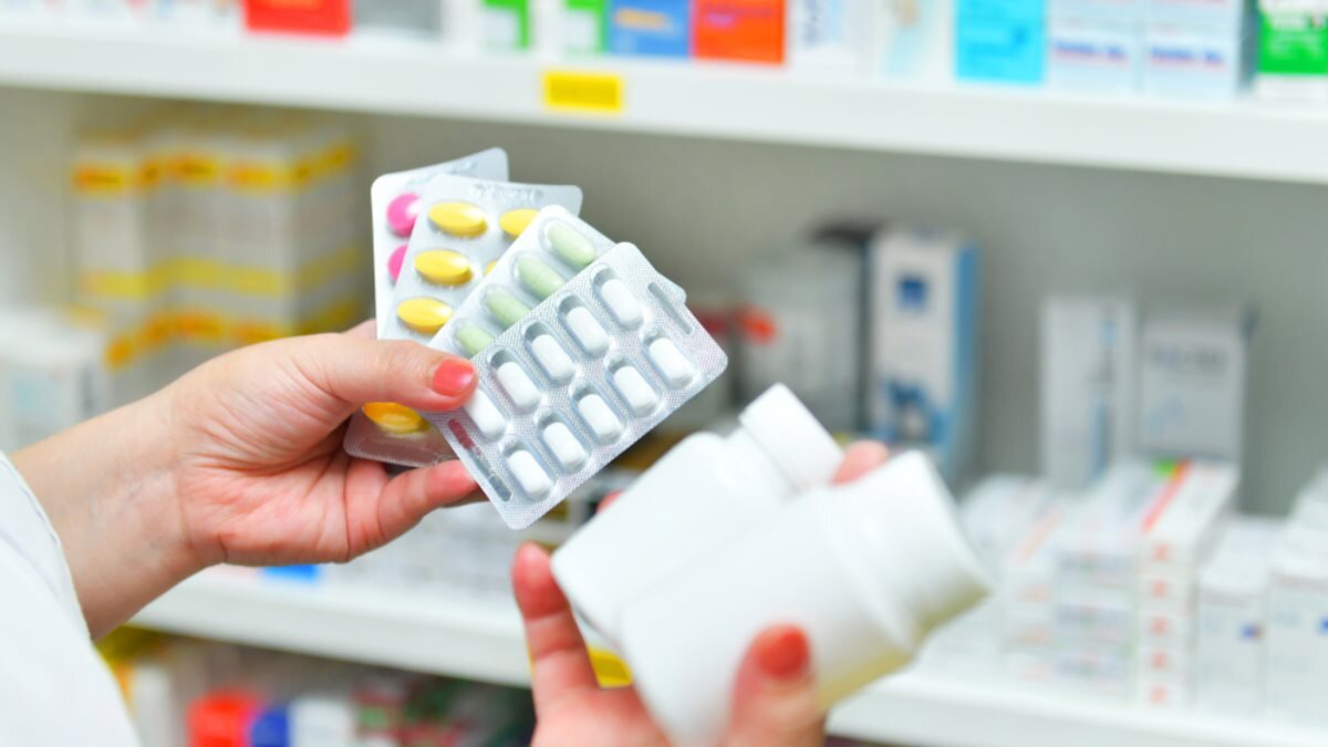 Исключены 4 лекарства из списка препаратов, применяемых при лечении коронавируса 