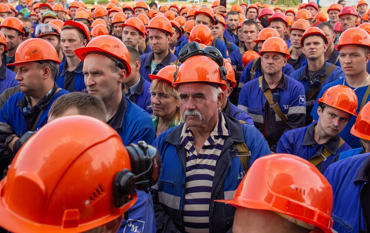 Рабочие «Гродно Азота», собравшиеся в обед на предприятии, проголосовали за начало забастовки. Главное требование — отставка Лукашенко.<br>