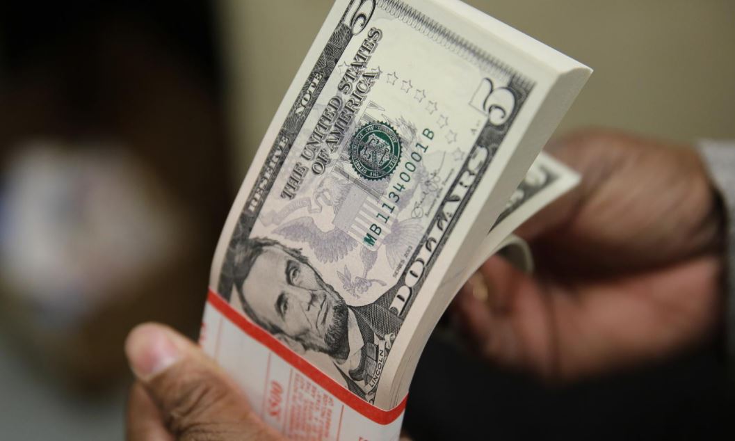 Международные эксперты назвали доллар лучшей «валютой-убежищем» 