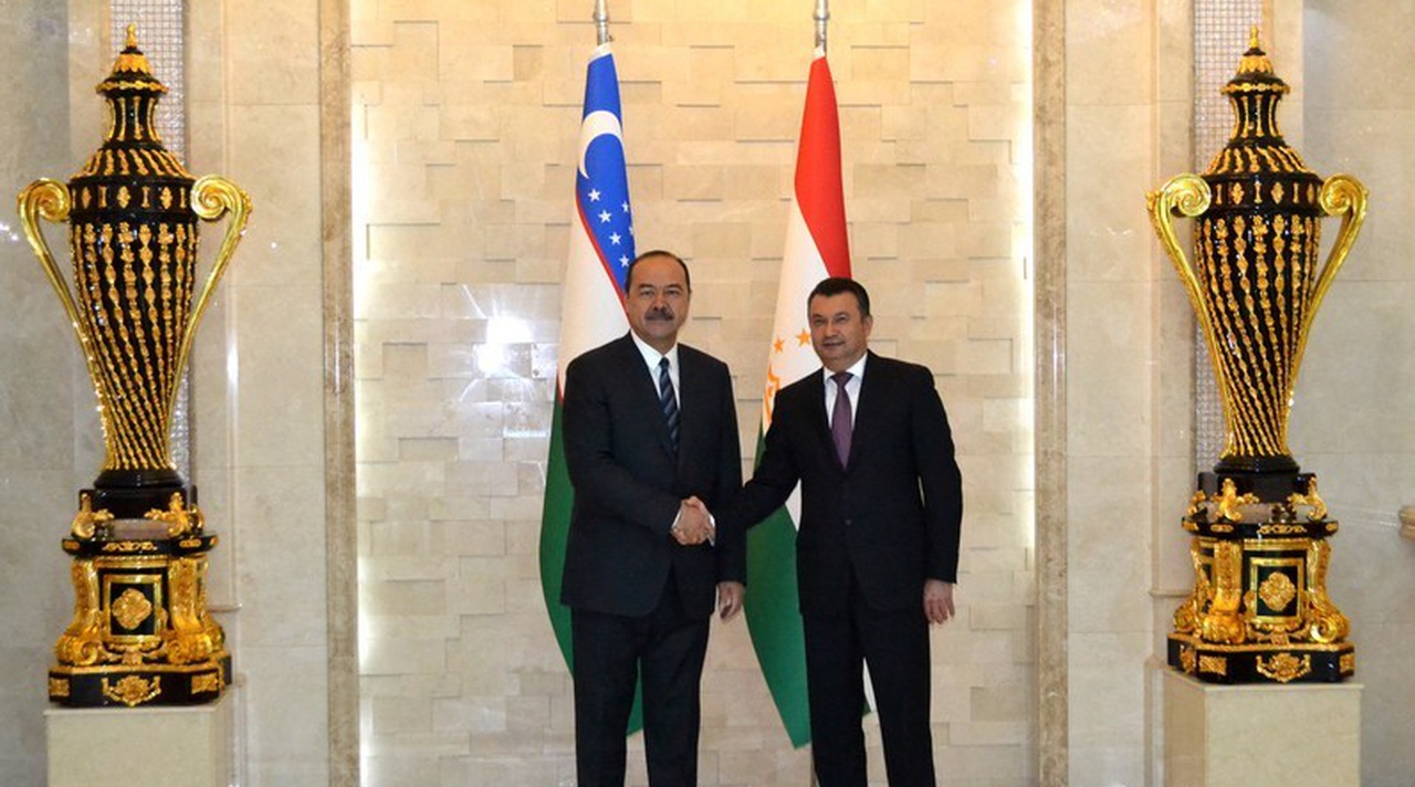 Абдулла Арипов рассмотрит с таджикским премьером вопрос об открытии границ и возобновлении авиарейсов