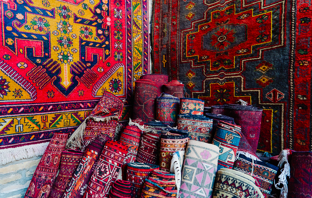 Выяснилось, какие страны больше покупают узбекские ковры