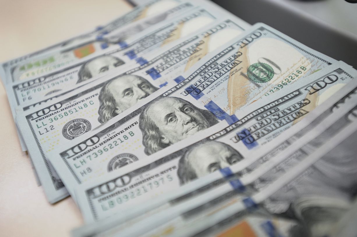 Опубликован курс валюты: доллар вновь пошел вверх 