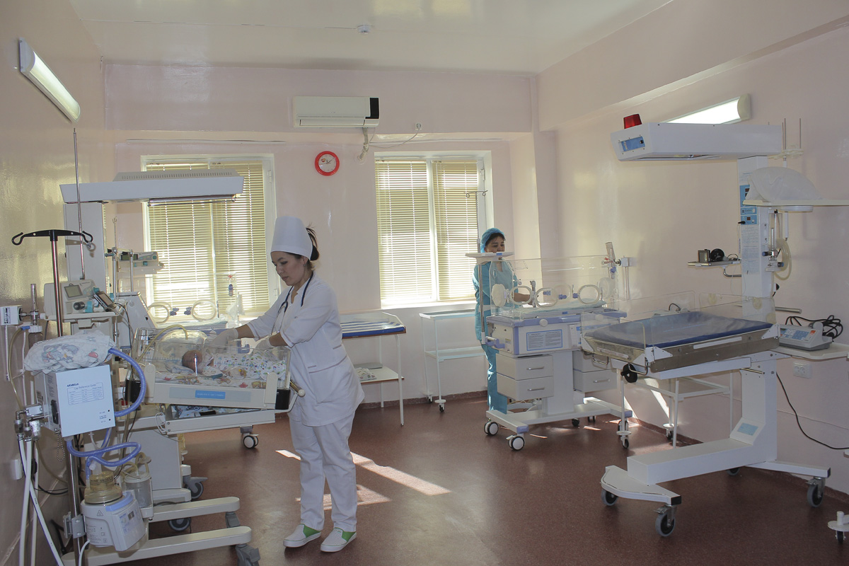 В Кашкадарьинской области два врача помогли родить 12 женщинам за смену