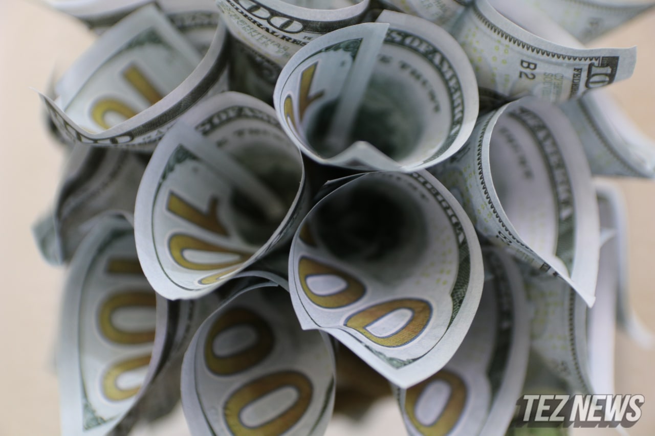 Курс доллара в Узбекистане впервые стал выше 10 400 сумов