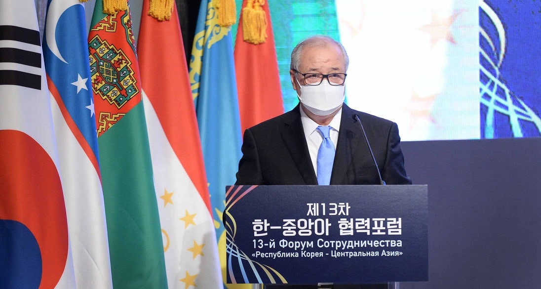Министр иностранных дел призвал обеспечить баланс между защитой здоровья населения и жизнедеятельностью экономики
