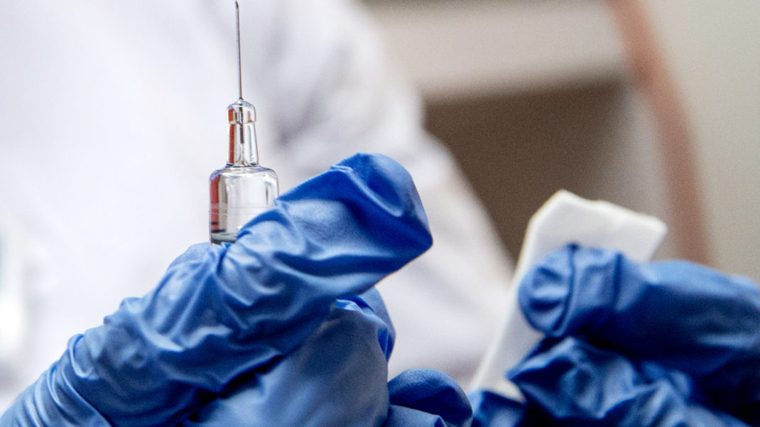 На следующей неделе в России начнется масштабная вакцинация от коронавируса