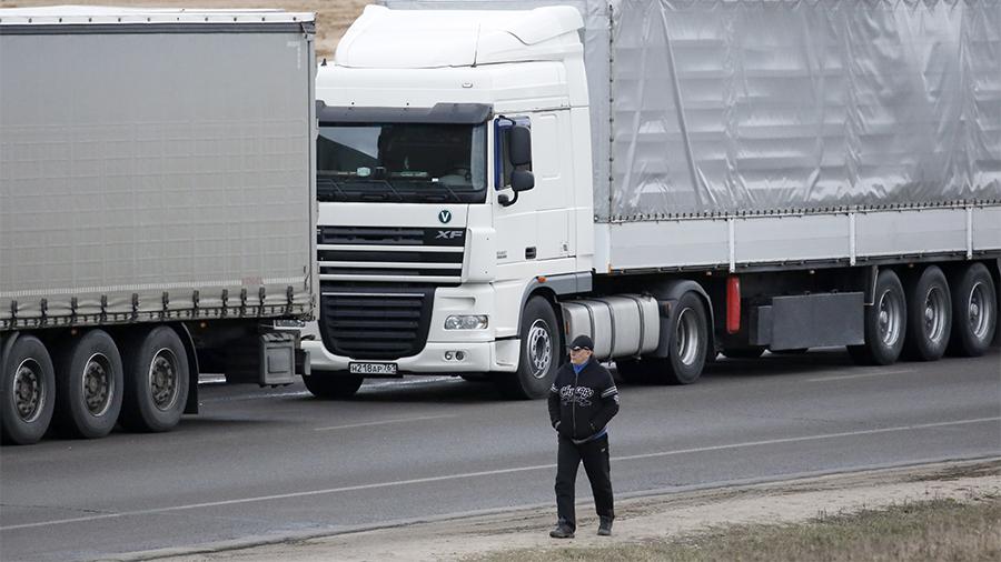 Власти Беларуси хотят ввести сбор за выезд из страны на автомобиле