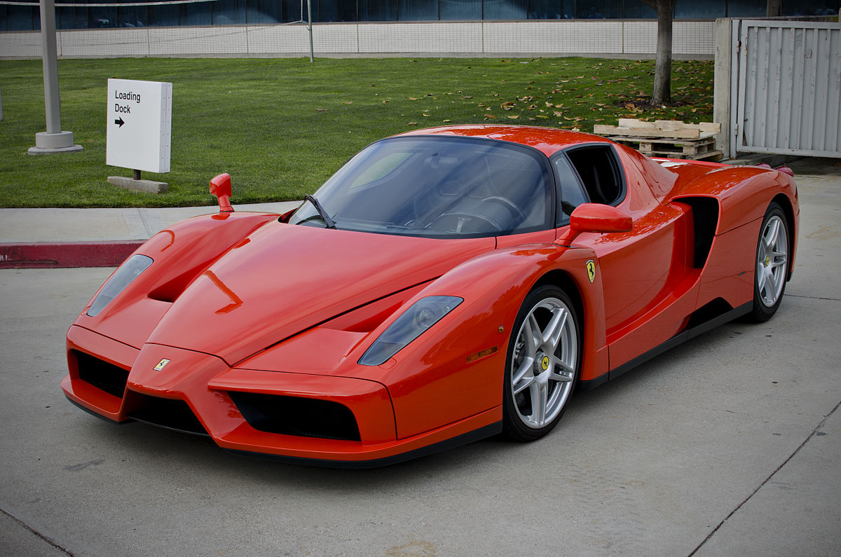 Фото: Ferrari Enzo 2004/Википедия