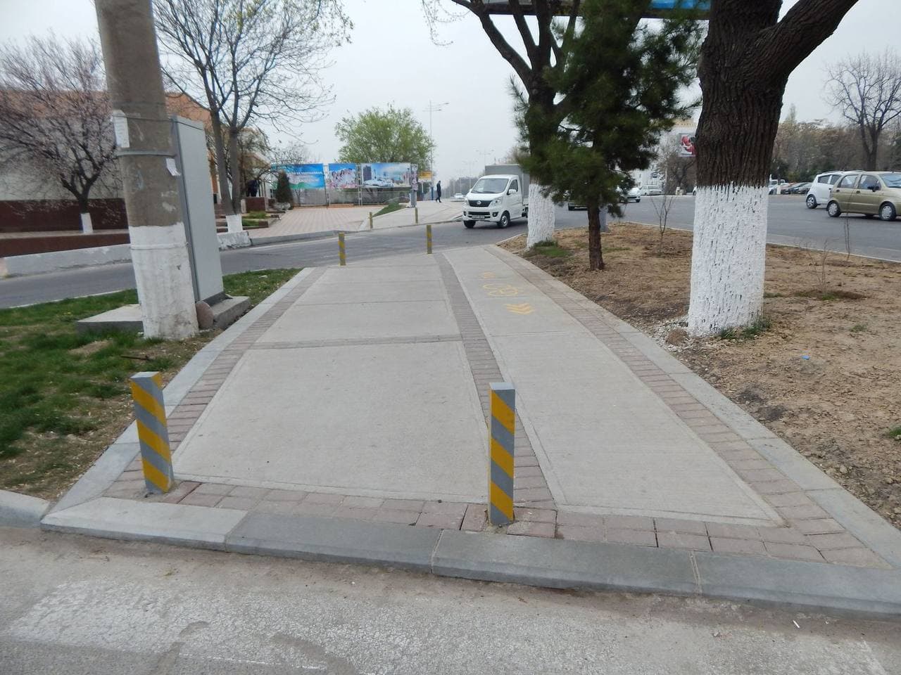В Узбекистане запретили устанавливать перекрытия для проезда автомобилей во дворах многоквартирных домов