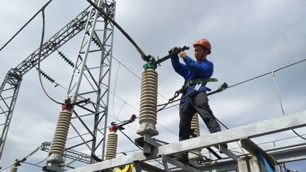 Кыргызстан собирается импортировать электроэнергию из Узбекистана и Казахстана 