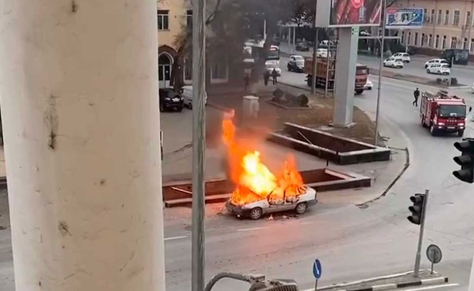 Что делать, если загорелся автомобиль?