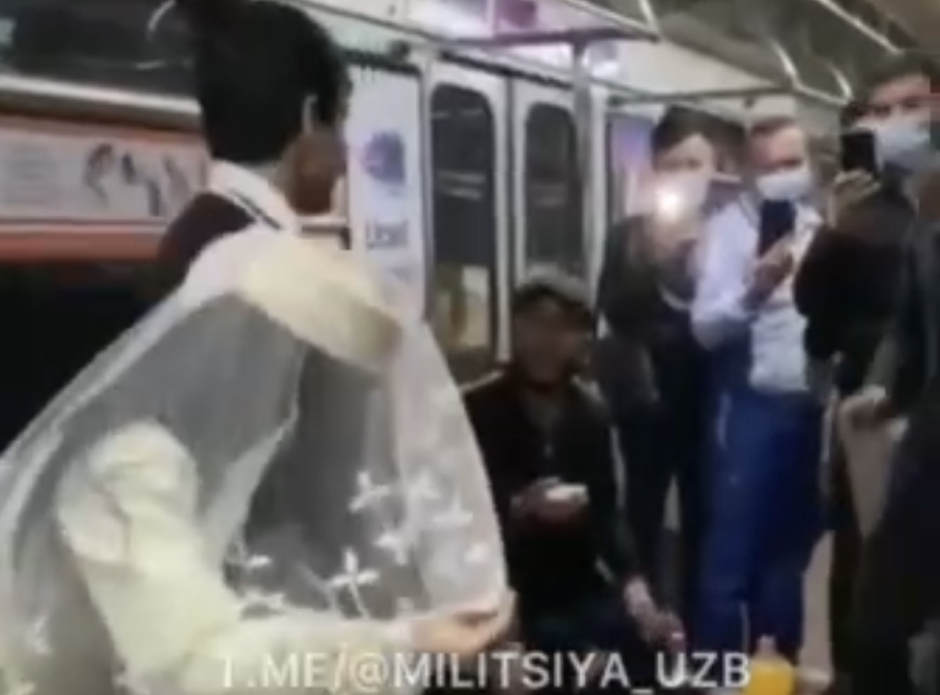 Пара сыгравшая свадьбу в ташкентском метро поплатится