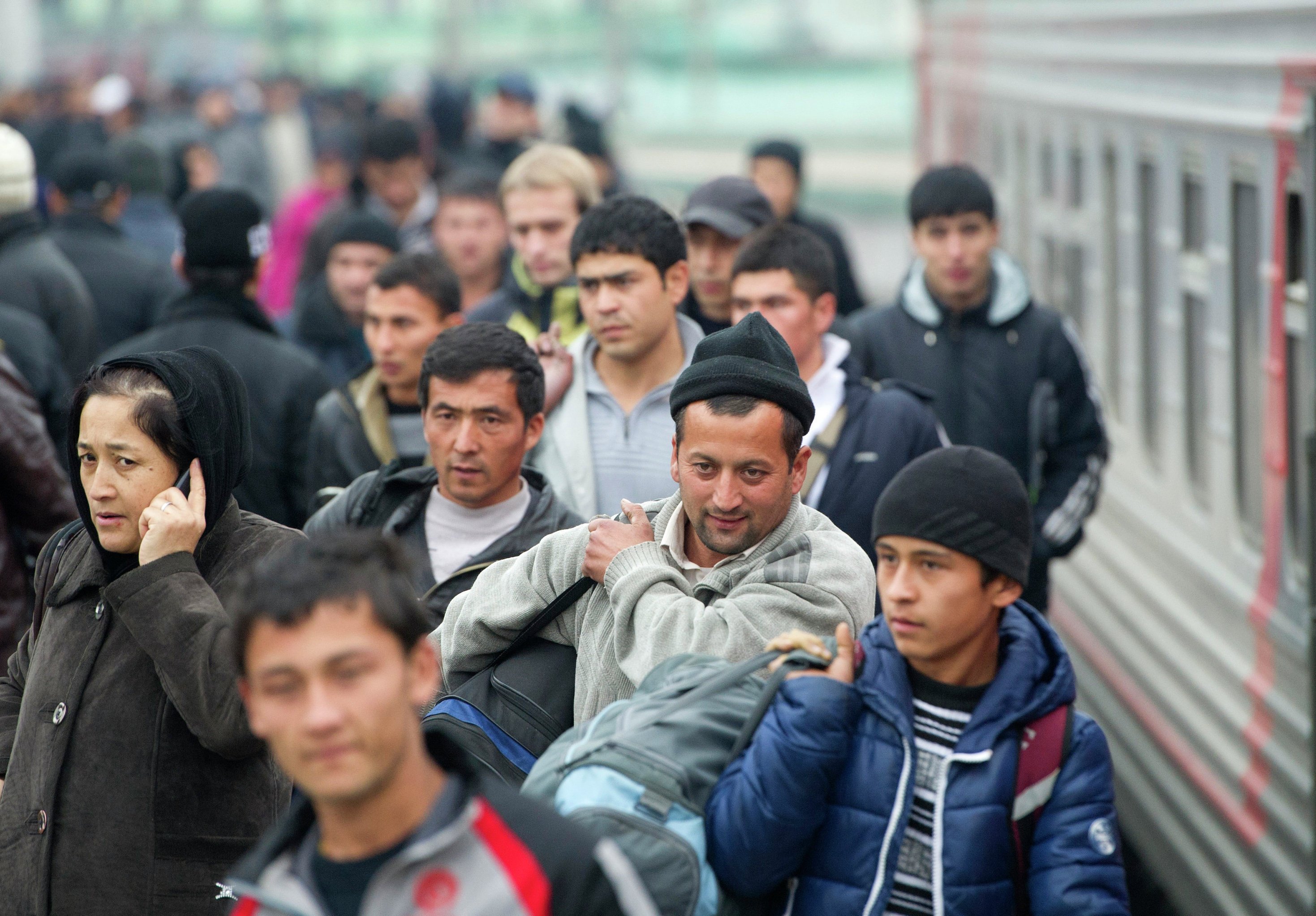 Обнародовано число мигрантов из Узбекистана с начала 2021 года