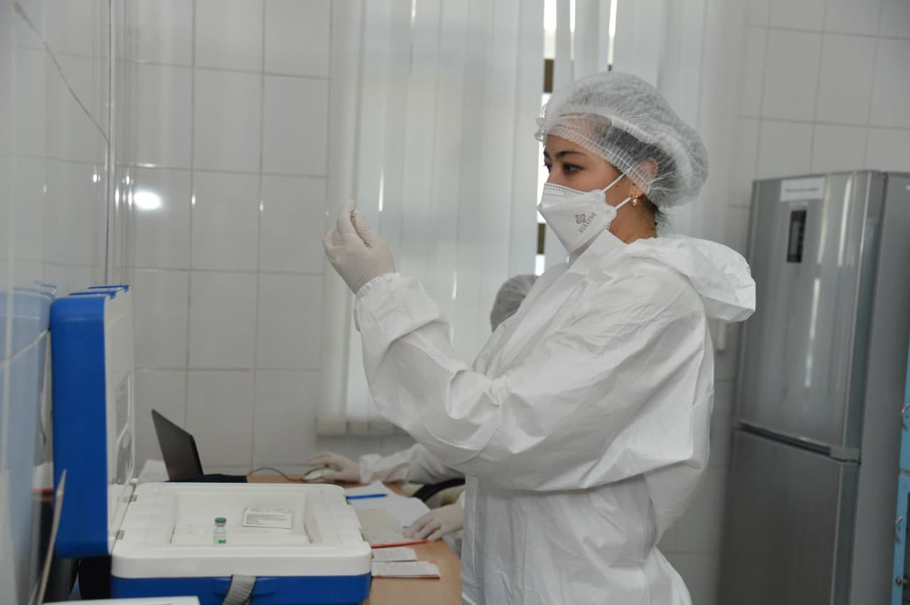 Получат ли вакцину в Узбекистане лица, уже привитые за рубежом