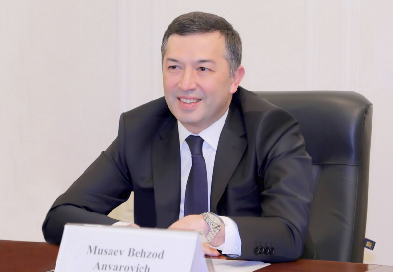 Бехзод Мусаев призвал вернуться на родину медиков, работающих за границей