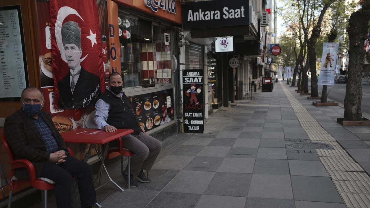 В Турции объявили полный локдаун