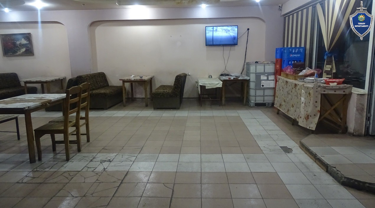 В ташкентском кафе мужчины отказались оплачивать счет и избили работника заведения