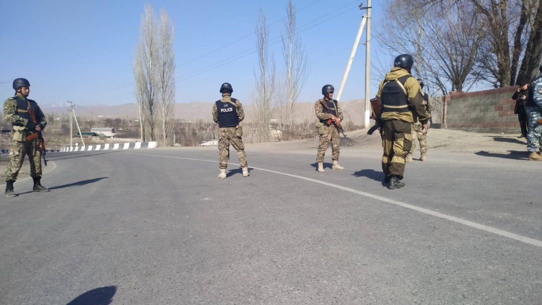 Узбекистан призвал остановить перестрелки на кыргызско-таджикской границе