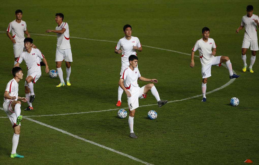 Сборная КНДР не примет участие на отборочном матче ЧМ-2022 по футболу в Южной Корее. Выяснили почему