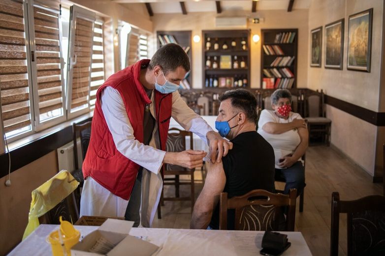 Сербия заплатит гражданам за прививку от COVID-19