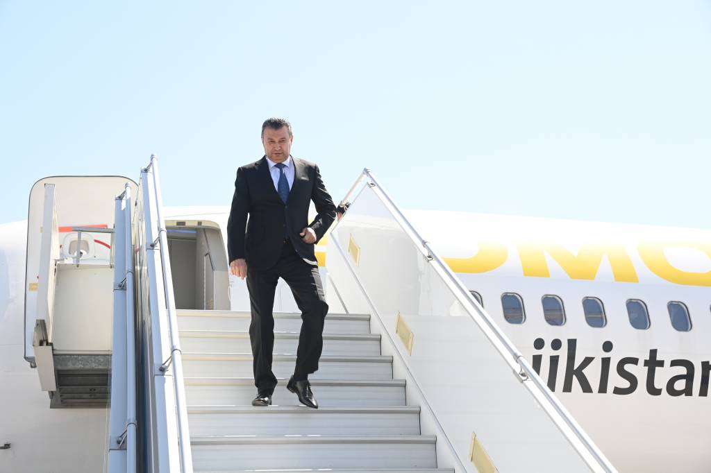 Делегация Таджикистана во главе с премьер-министром прибыла в Ташкент 