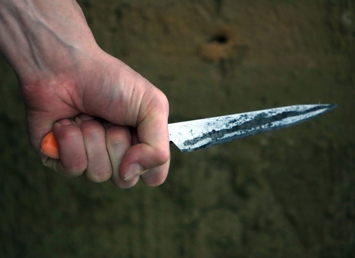 19-летний наманганец пырнул своего знакомого ножом