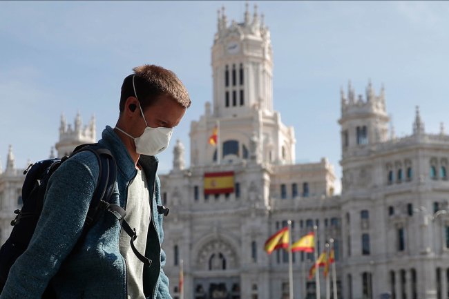 Испания откроет границы для вакцинированных туристов