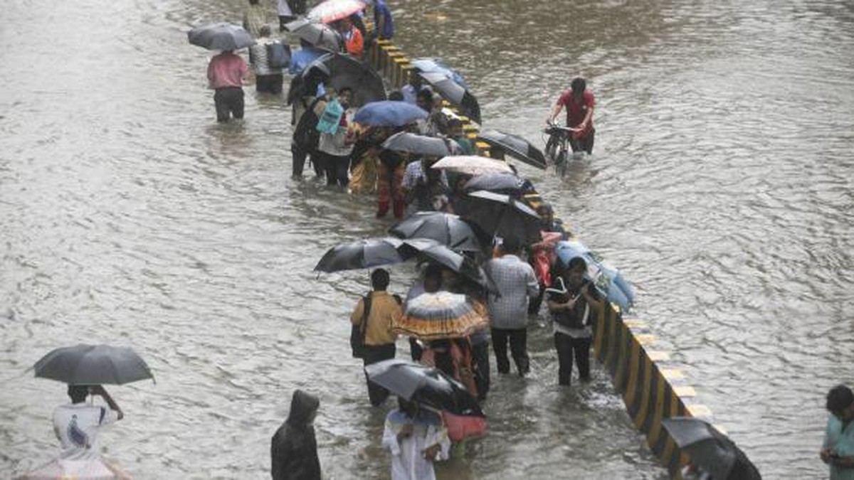Власти Индии из-за циклона эвакуировали с побережья около 3,5 млн жителей 