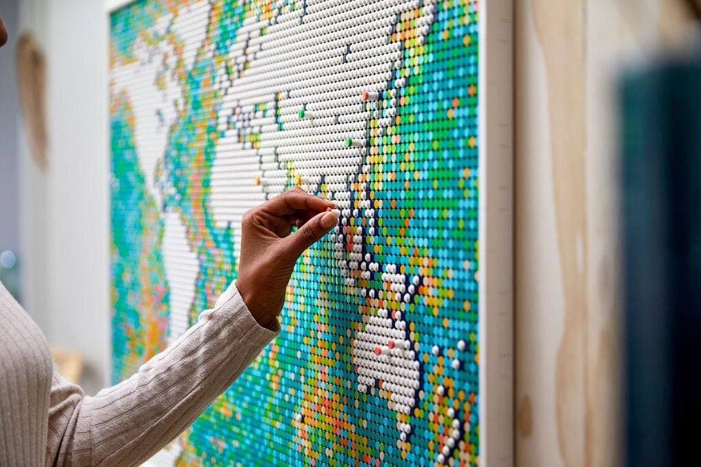 Lego выпустит самый большой набор - карту мира