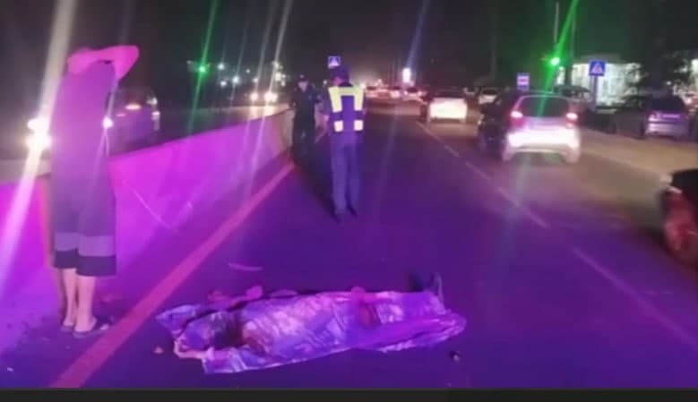 Узбекистанец насмерть переехал лежавшего на дороге пешехода