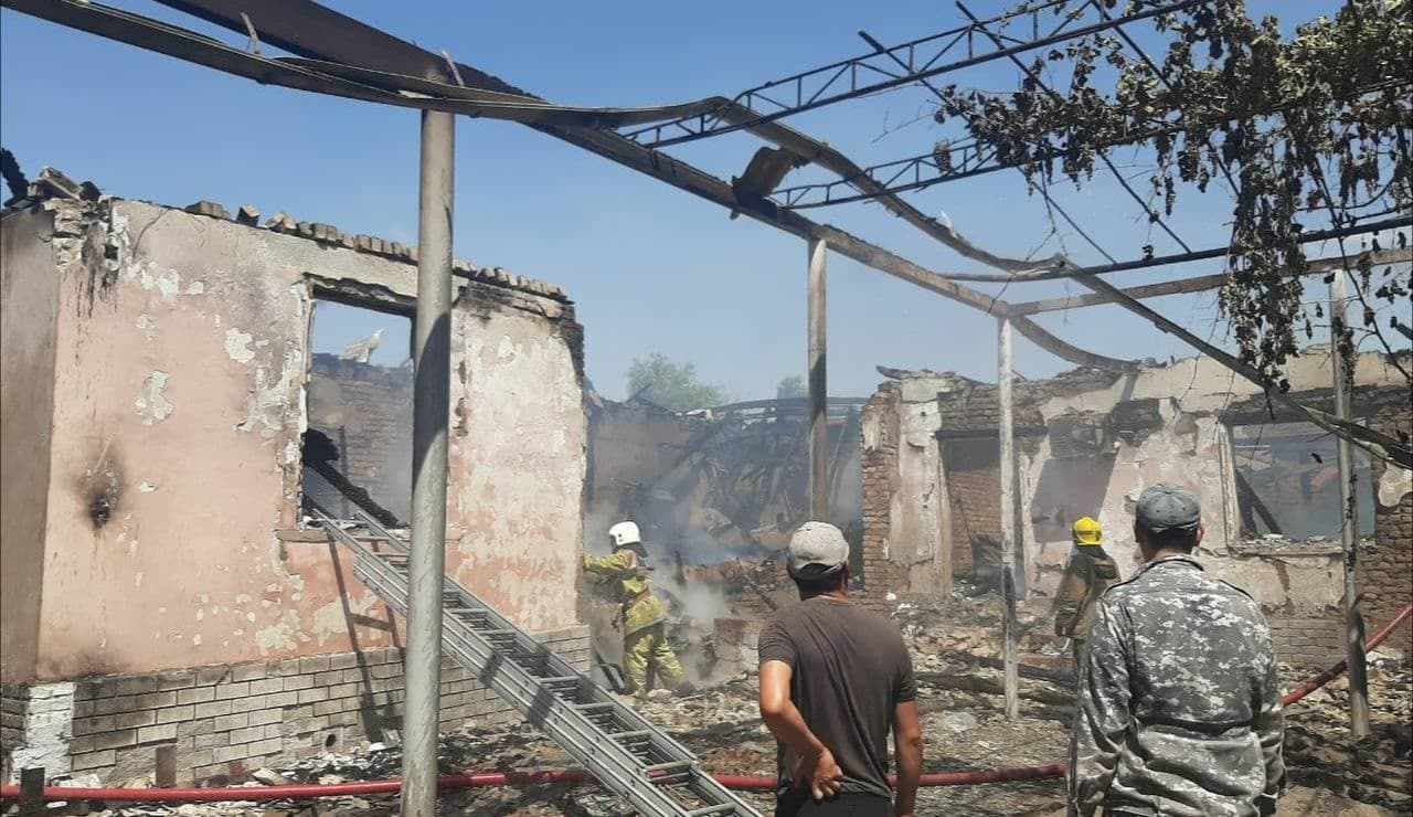 В Сырдарьинской области сгорел жилой дом