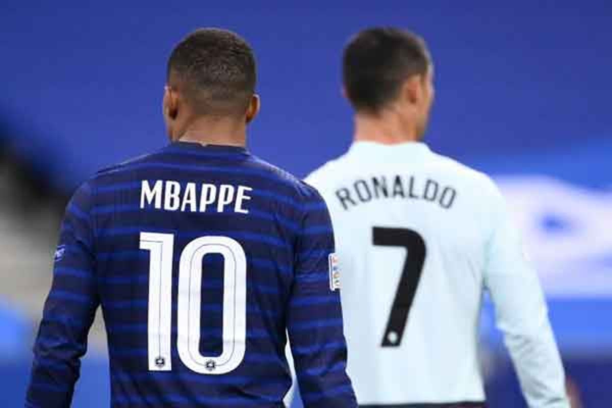Роналду и Мбаппе поменялись футболками после матча Франция – Португалия на Евро-2020 