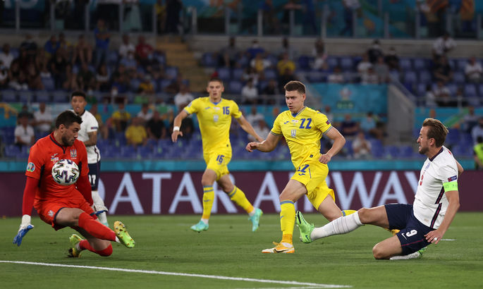 Англия громит украинцев и отправляется в полуфинал - видео голов