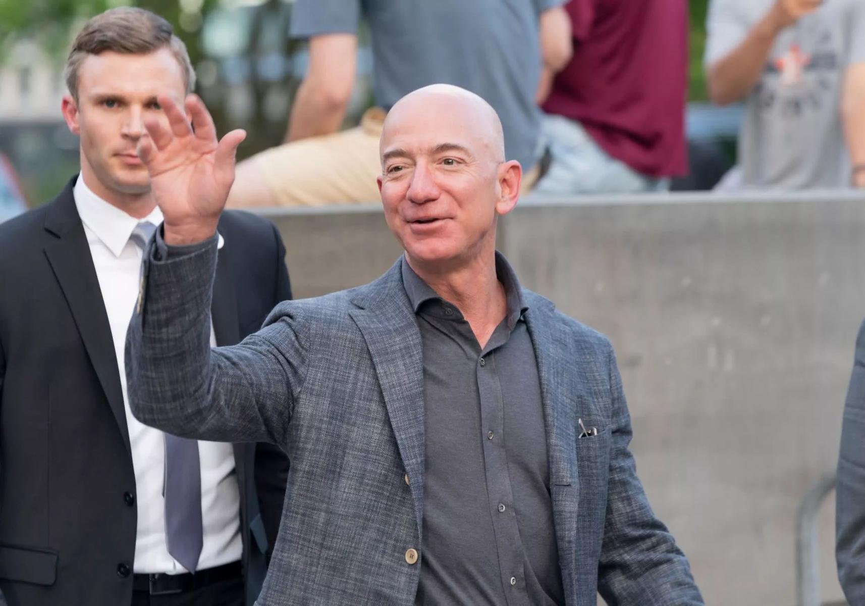 Джефф Безос перестал быть гендиректором Amazon