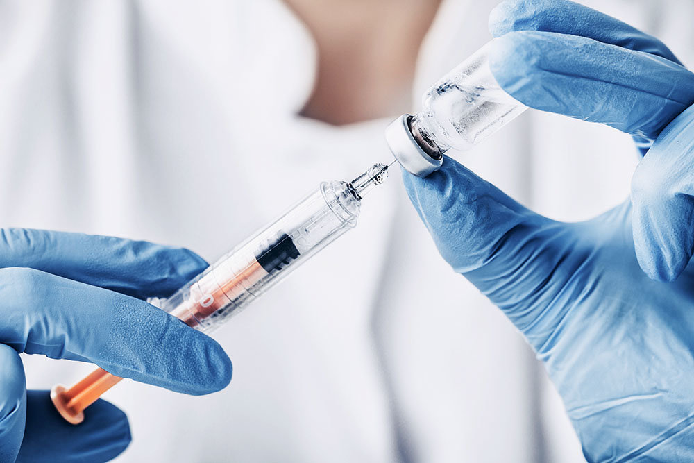 Россиянам с ВИЧ стали отказывать в вакцинации от коронавируса