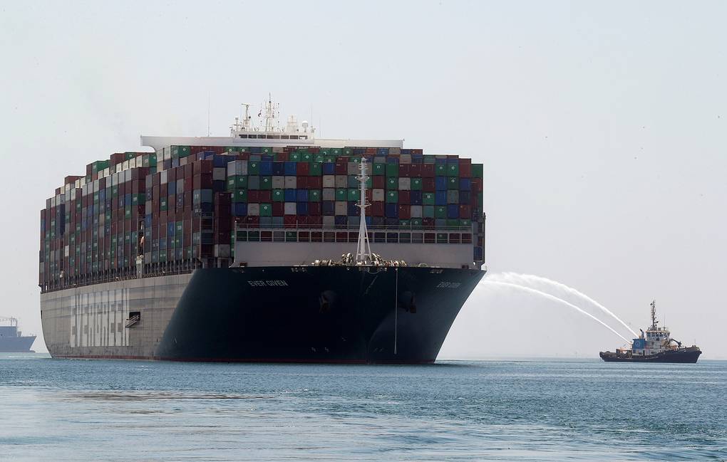 Заблокировавший Суэцкий канал контейнеровоз Ever Given покинул Египет 