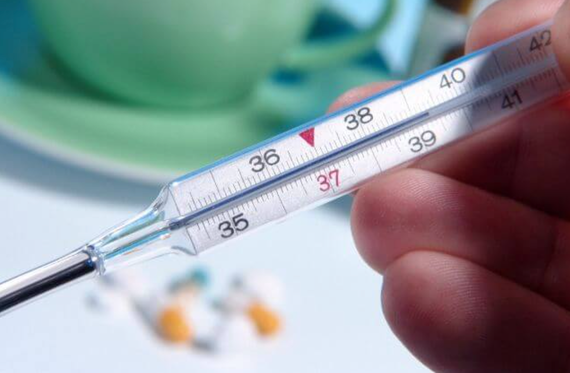 Врача при температуре нужно вызывать дольше суток после прививки — почему?