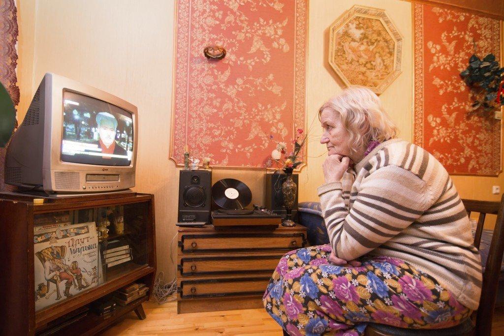 Ученые обнаружили связь между просмотром телевизором и слабоумием