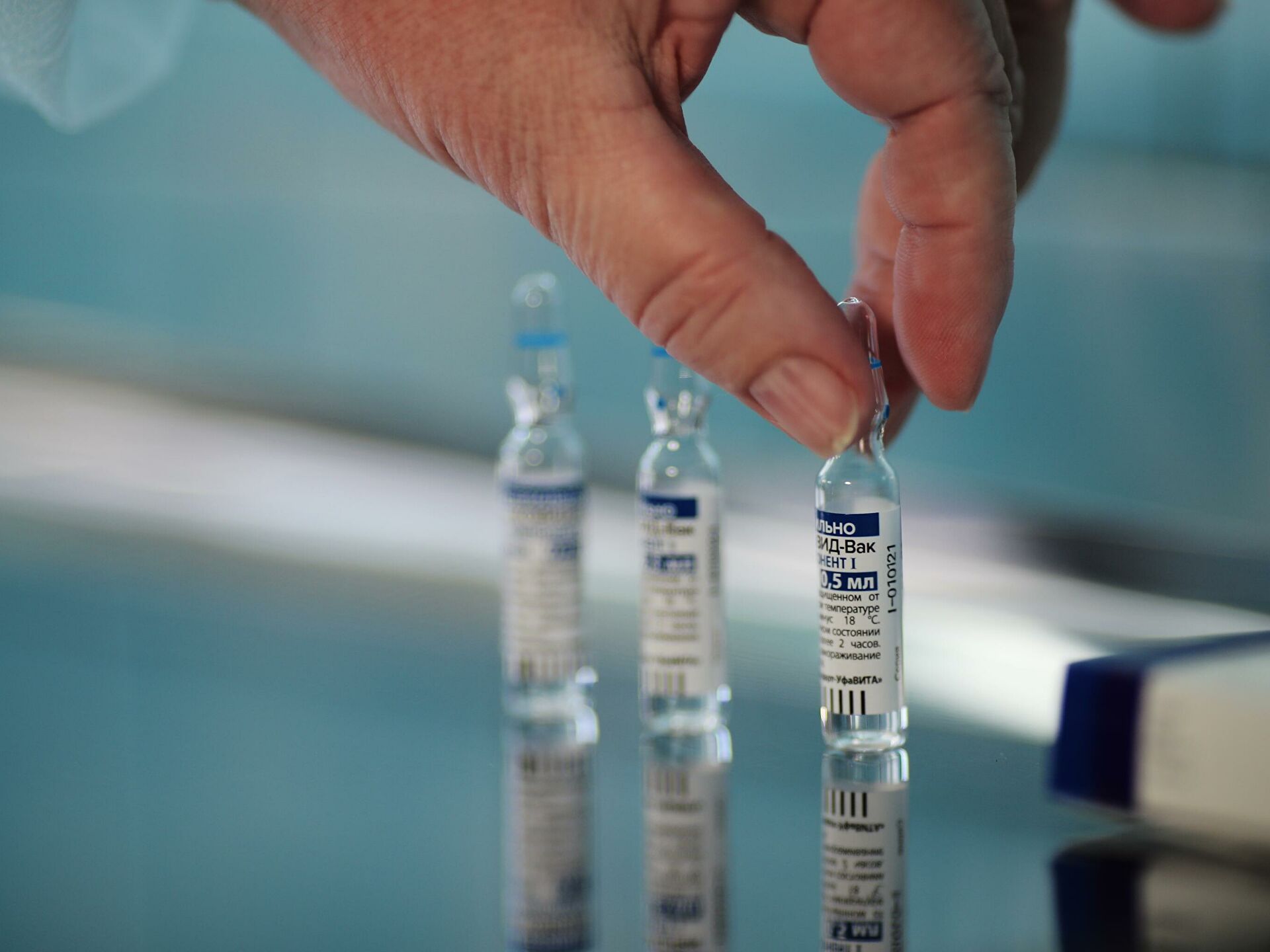 ВОЗ призвала ввести мораторий на ревакцинацию от коронавируса