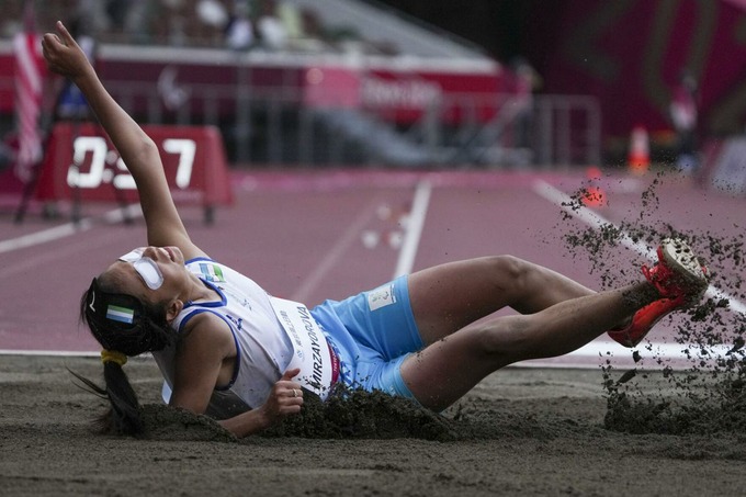 Пара-атлетка из Узбекистана Асила Мирзаёрова завоевала серебряную медаль на Паралимпиаде в Токио (видео)