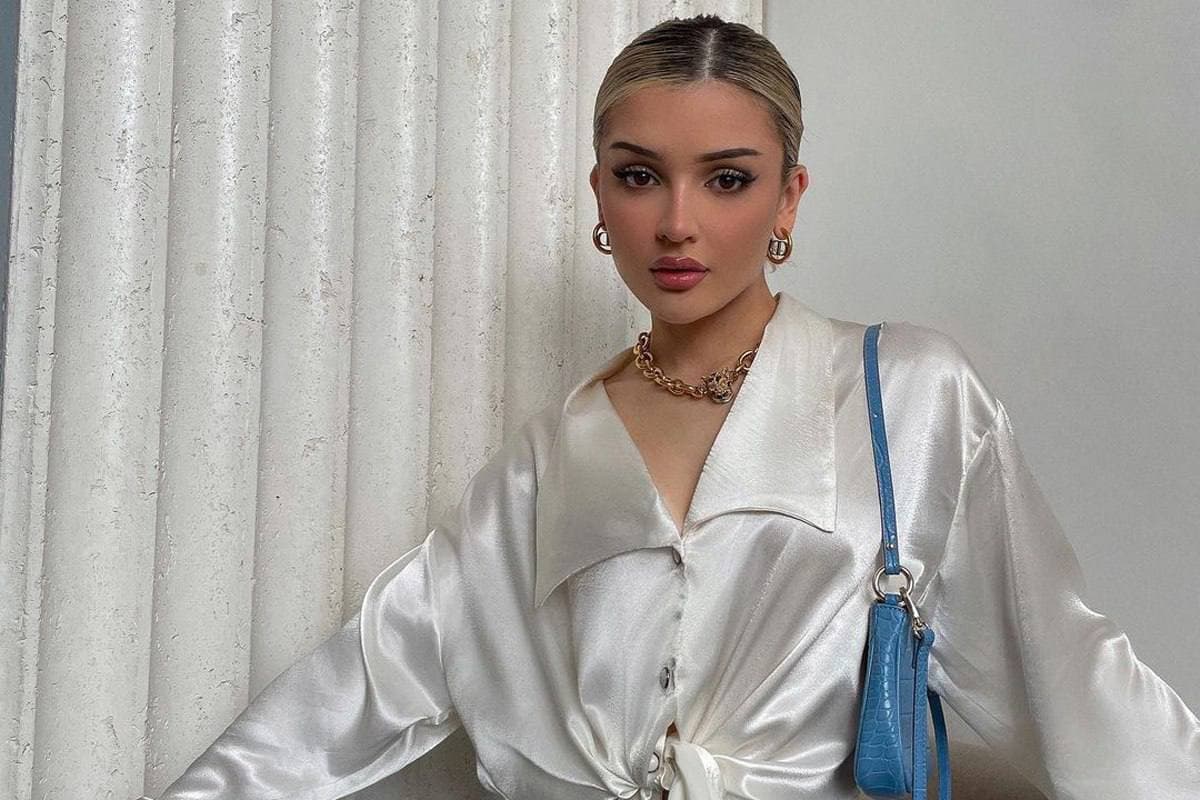Фанаты Дины Саевой предполагают, что она встречается с братом известного российского рэпера 