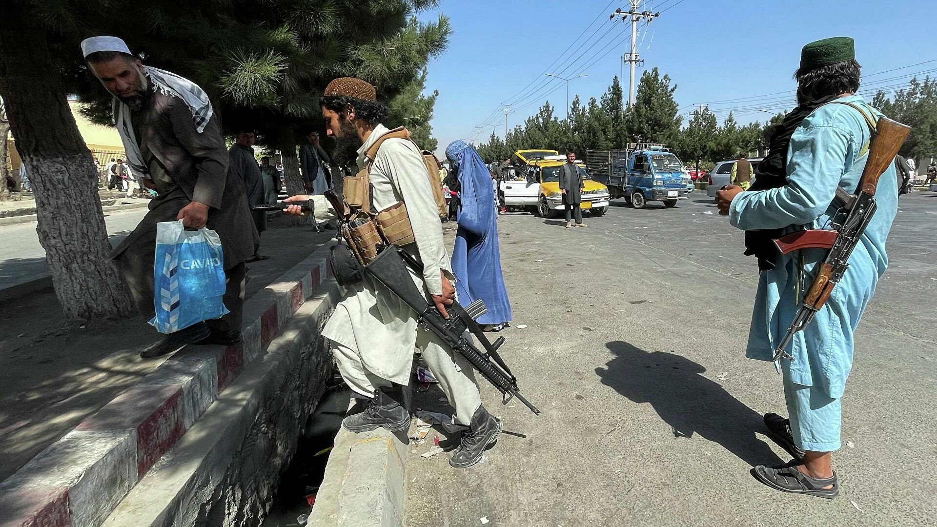Талибы пообещали афганцам возможность выехать за границу после открытия аэропорта Кабула
