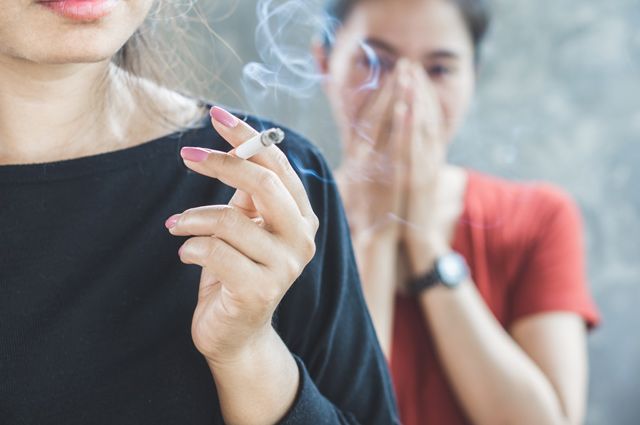 Почему рак может развиваться даже у некурящих людей?