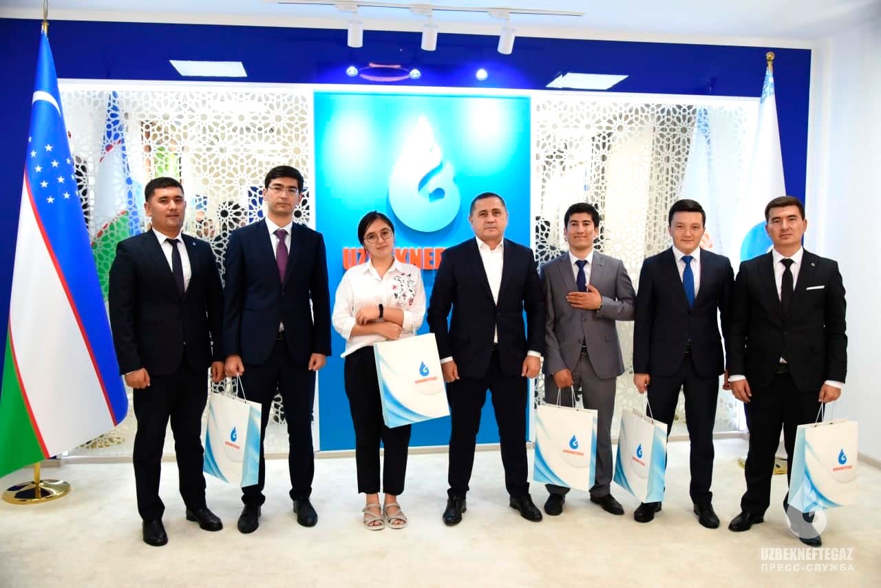 Председатель Правления АО «Узбекнефтегаз» Мехриддин Абдуллаев встретился с молодыми сотрудниками, поступившими в престижные зарубежные вузы
