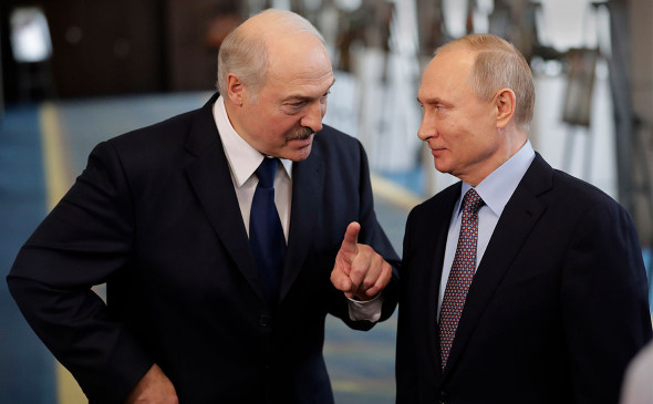 Лукашенко прибыл в Москву на встречу с Путиным. Они собираются утвердить план интеграции России и Беларуси
