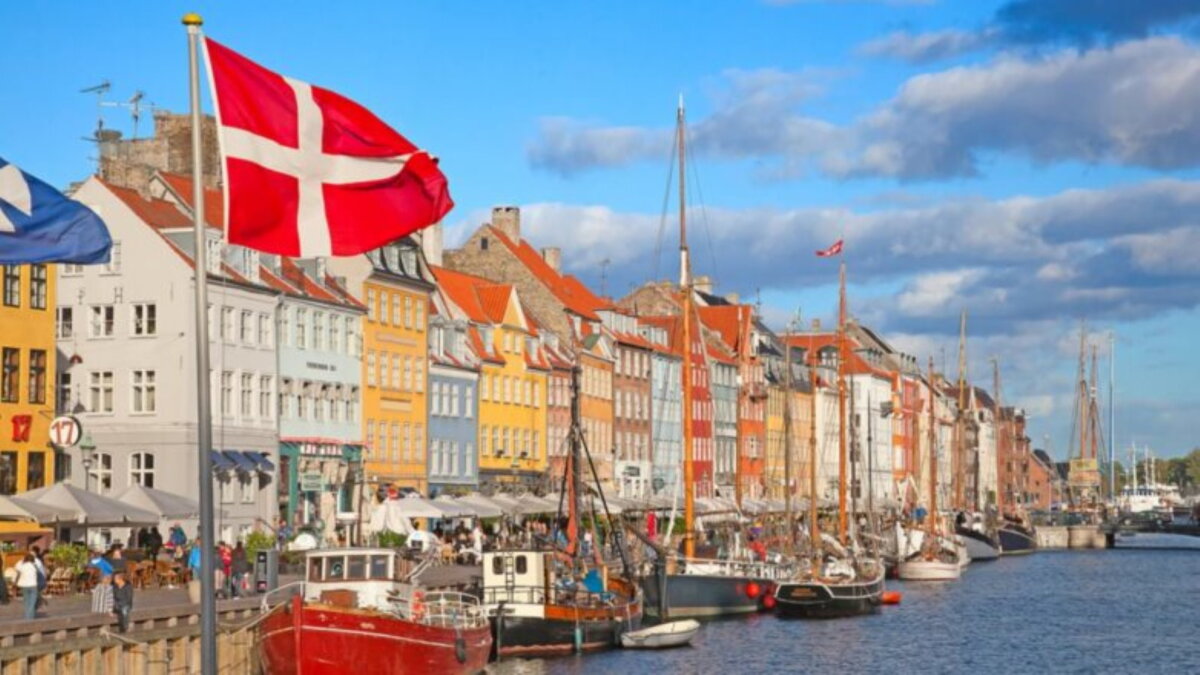 Дания стала первой страной в Европе, отменившей все коронавирусные ограничения