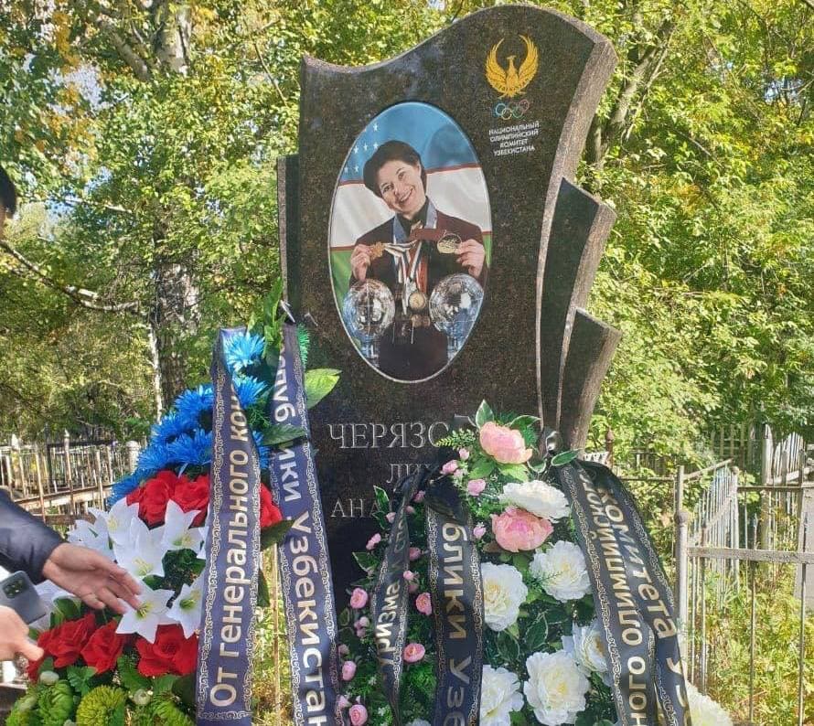 В Новосибирске на могиле Лины Черязовой установили памятник