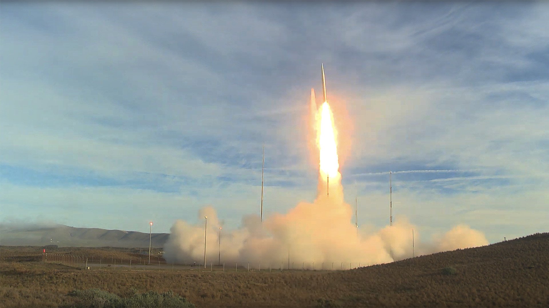 КНДР испытала новую ракету большой дальности