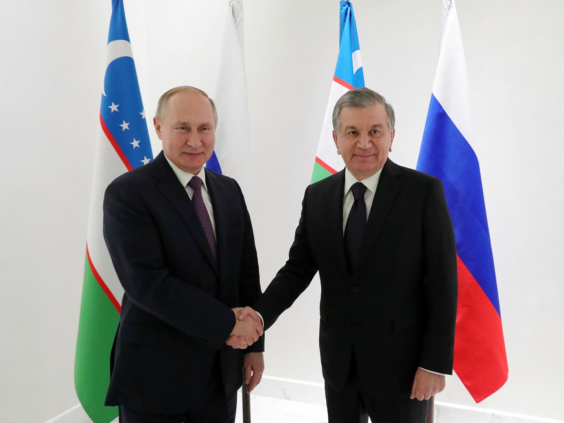 Шавкат Мирзиёев провел телефонный разговор с президентом России